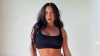 Anastasia Karanikolaou merupakan model sekaligus influencer yang ngetop di industri fashion. Dok. Instagram