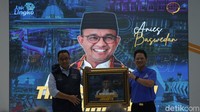 Dalam kesempatan ini Anies dinobatkan sebagai bapak integrasi oleh Dinas Perhubungan DKI Jakarta. 