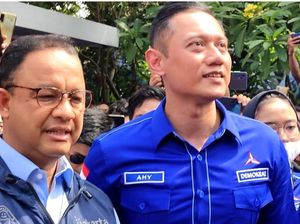 Gaya Biru Anies Baswedan Diterima Hangat AHY di Markas Demokrat