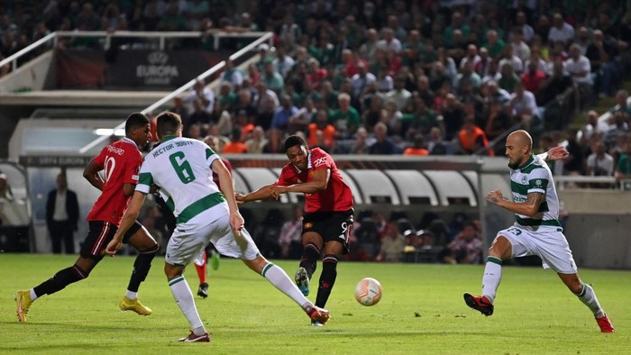 NICOSIA, CYPRUS - OCTOBER 06: Anthony Martial of Manchester United celebrates scoring their second goal with Cristiano Ronaldo of Manchester United during the UEFA Europa League group E match between Omonia Nikosia and Manchester United at GSP Stadium on October 06, 2022 in Nicosia, Cyprus. (Photo by Ash Donelon/Manchester United via Getty Images)