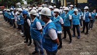 Menghadapi intensitas curah hujan yang meningkat beberapa hari ke belakang, PLN Unit Induk Distribusi (UID) Jakarta Raya mengerahkan 2.209 personil yang tersebar di seluruh wilayah Jakarta untuk bersiaga mengantisipasi kemungkinan banjir. 