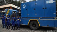 PLN UID Jakarta Raya juga memperkuat pasokan listrik ke 210 gardu distribusi rumah pompa. Selain itu PLN UID Jakarta Raya juga melakukan peninggian gardu-gardu distribusi sebanyak 518 gardu. 