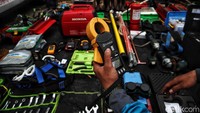 Nantinya peralatan ini akan digunakan selama bertugas di musim hujan.
