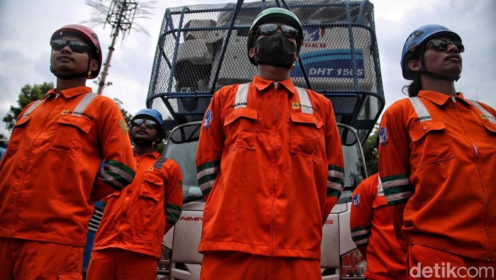 Apel Kesiapsiagaan PLN Hadapi Musim Hujan dan Banjir Jakarta PLN UID Jakarta Raya menggelar apel kesiapsiagaan menghadapi musim hujan dan banjir di Jakarta. Apel dipimpin General Manager PLN UID Jakarta Doddy Pangaribuan.