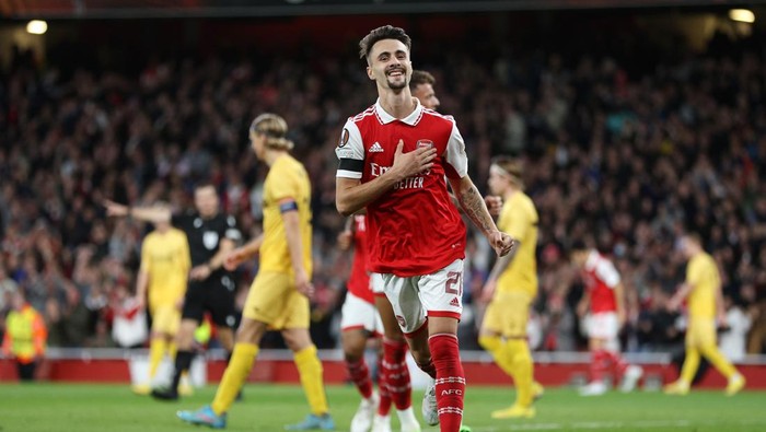LONDON, ENGLAND - OCTOBER 06: Fabio Viera of Arsenal celebrates after scoring their teams third goal during the UEFA Europa League group A match between Arsenal FC and FK Bodo/Glimt at Emirates Stadium on October 06, 2022 in London, England. (Photo by Richard Heathcote/Getty Images)