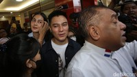 Baim Wong diperiksa di Polres Metro Jakarta Selatan. (Foto: Palevi/detikcom) 