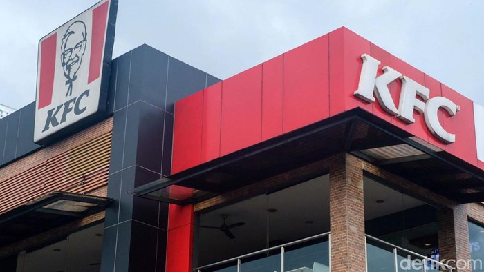 Restoran makanan cepat saji KFC menutup layanan pesan antar 14022. Layanan ini sudah ditutup sejak tanggal 1 Oktober 2022.