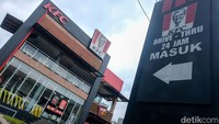Manajemen KFC menyebutkan bahwa kini layanan pesan antar dapat dilakukan melalui aplikasi KFCku. Sementara nomor 14022 untuk menyampaikan kritik dan saran.