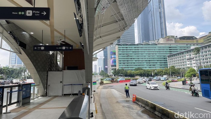 Halte TransJakarta Bundaran HI.
