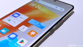 Layar Infinix Zero Ultra punya tepian melengkung. Foto: Adi Fida Rahman/detikINET