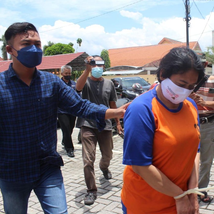 istri kades tersangka penipuan dijebloskan penjara