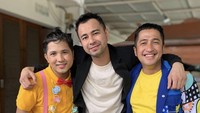 Tak hanya berteman dengan Lesti Kejora, Jirayut juga sering menghabiskan waktu bersama teman artis Indonesia lainnya. Seperti ini ketika ia makan bakso lobster bareng Raffi Ahmad dan Irfan Hakim. Foto: Instagram @jirayutdaa4official 