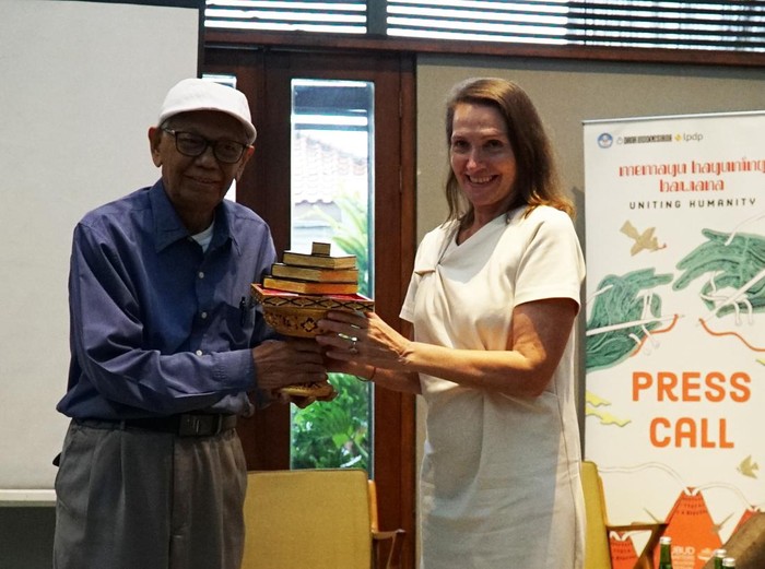 Jumpa Pers Ubud Writers and Readers Festival (UWRF) di Kemang, Jakarta Selatan.