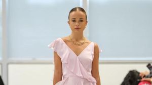 7 Pesona Kecantikan Sepupu Pangeran Harry Jadi Model London Fashion Week