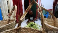 Awalnya boti ini dibuat untuk kebutuhan pribadi. Seiring berjalannya waktu, boti itu mulai banyak dipesan oleh tetangga sekitar.
