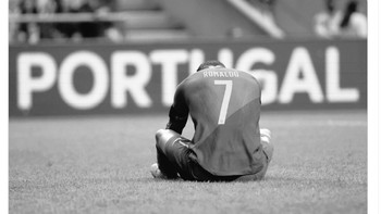 Tetaplah tegak Ronaldo, musim belum berakhir. Foto: Twitter