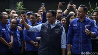 Menurut Anies, hangatnya sambutan Partai Demokrat itu menandakan bahwa mereka siap untuk berjalan bersama. Anies tidak menjelaskan lebih lanjut mengenai maksud berjalan bersama tersebut.