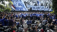 AHY mengatakan persahabatannya dengan Anies sudah terjalin cukup lama. Dia juga menceritakan kilas balik persahabatannya semasa masih menjadi prajurit TNI dan Anies masih sebagai akademisi.