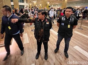 Imigrasi Uji Coba e-VoA, Bayar Visa Cukup dari HP di Negara Asal