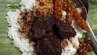 10 Hidangan Nasi Nusantara Nikmat dengan Lauk Komplet