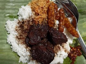 Sarapan Sedap! Nasi Langgi Legendaris Khas Ponorogo yang Pedas Manis