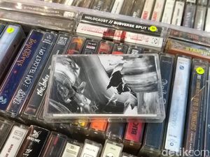 Kaset Efek Rumah Kaca Mahal Tapi Dicari di Pasar Musik Synchronize!