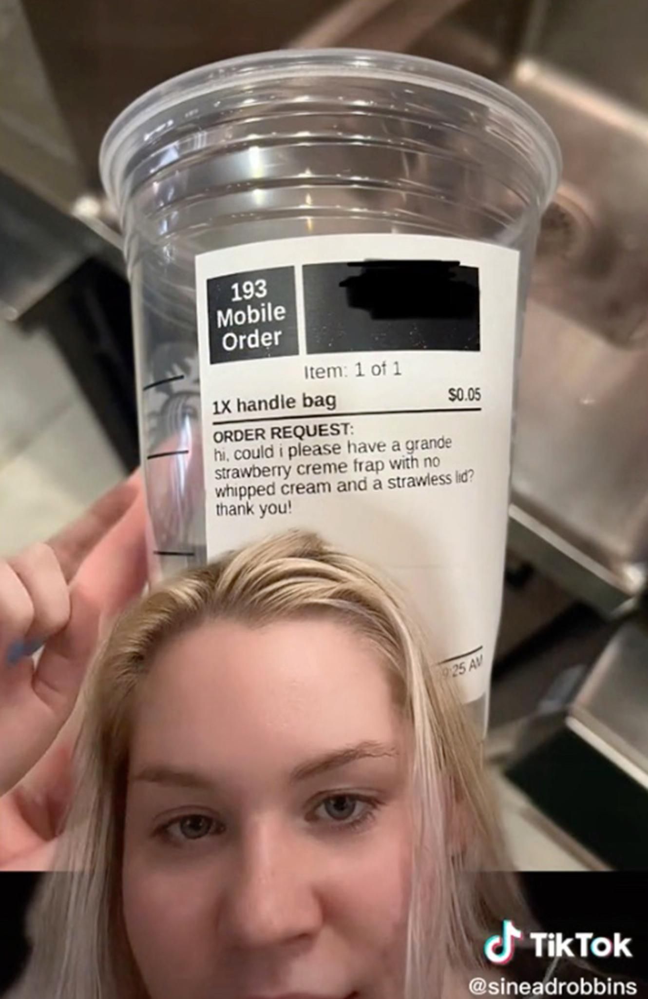 Pelanggan Starbucks Bikin Resah, Bayar Rp 4 Ribu Minta Minuman Strawberry