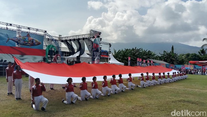 Pembukaan Festival Pesona Selat Lembeh di Bitung, Sulut.