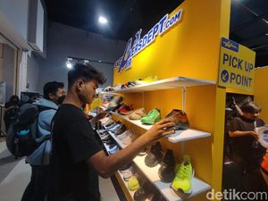 Penggemar Sneakers Surabaya Serbu USS Downtown Market