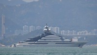 Yacht Nord milik Oligarki Rusia Alexei Mordashov terlihat merapat di Hong Kong, China, Jumat, (7/10/2022). Yacht itu telah berlabuh di Hong Kong minggu ini di tengah langkah pemerintah Barat untuk merebut yacht yang terkait dengan pengusaha Rusia yang terkena sanksi.