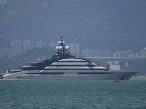 Diburu Blok Barat, Kapal Pesiar Mewah Rusia Berlabuh di Hong Kong