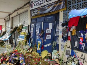 Korban Tewas Tragedi Kanjuruhan Bertambah Jadi 133 Orang