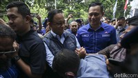 Seperti diketahui Anies Baswedan telah ditetapkan sebagai capres Partai NasDem. Menurut NasDem, kedatangan Anies ke kantor Demokrat itu kode keras NasDem, PKS dan PD akan berkoalisi.