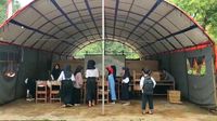 Curhat Siswa SDN Tasik Belajar Di Tenda, Kepanasan Hingga Digigit Nyamuk