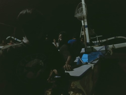 Situasi di Pantai Banjar Dinas Tegalinggah, Desa Les, Kecamatan Tejakula, Buleleng, usai nelayan yang dilaporkan hilang  ditemukan selamat, Kamis (6/10/2022) malam.