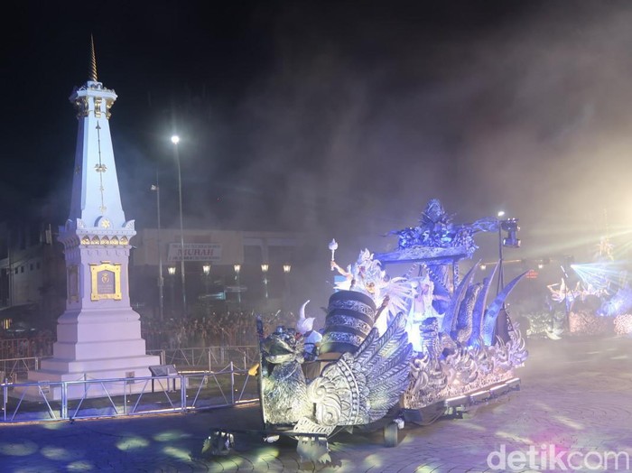 Suasana Wayang Jogja Night Carnival (WJNC) #7 di kawasan Tugu Pal Putih, Kota Jogja, Jumat (7/10/2022).