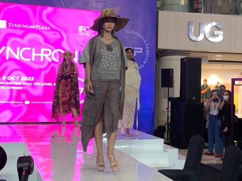 Surabaya Fashion Parade 2022 di tunjungan plaza