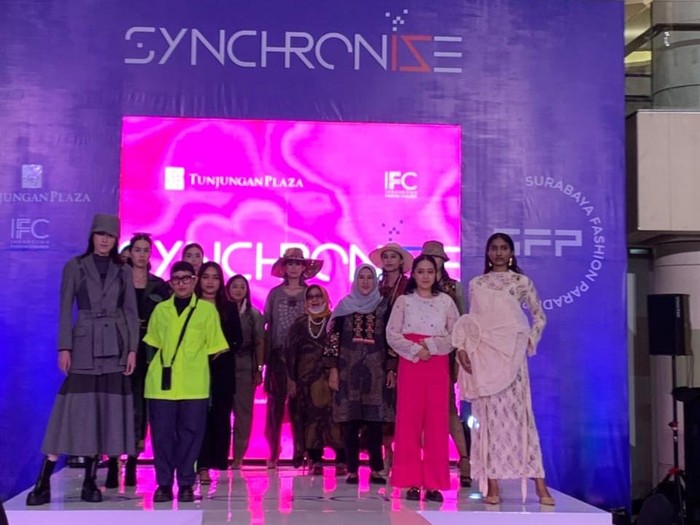 Surabaya Fashion Parade 2022 di tunjungan plaza