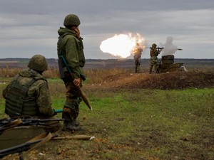 Tentara Rusia Terlempar Saat Latihan Tembak, Nyaris Celakai Rekannya