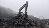 Batu andesit ini merupakan material untuk pembangunan Bendungan Leuwikeris di Kabupaten Tasikmalaya, Jawa Barat.