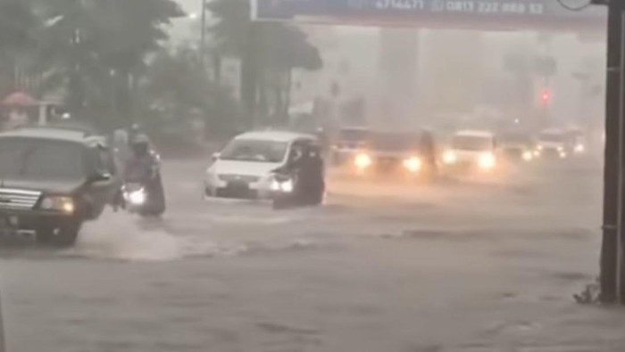Video banjir di Bekasi (Dok tangkapan layar)