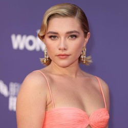 Cerita Cinta Florence Pugh yang Sekarang Lengket sama Aktor Peaky Blinders