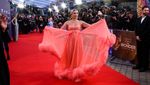 Florence Pugh Bergaun Megah bak Putri Disney