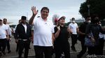 Aksi Balas Pantun dan Sajak Airlangga-Puan Maharani di Monas