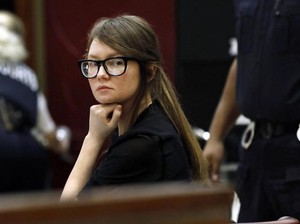 Sosialita Gadungan Anna Sorokin Kini Pakai Gelang Pelacak