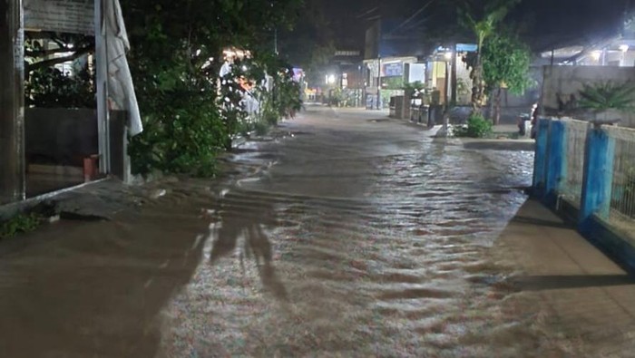 Banjir dan longsor di sejumlah titik Pangandaran.