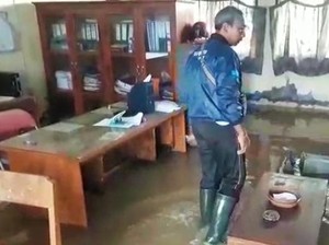 Kantor BBP Jembrana Kebanjiran, Dokumen Penting Terendam