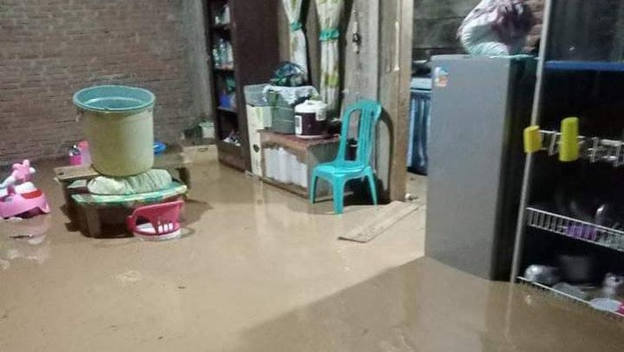 Banjir terjang 7 kelurahan di Kecamatan Telluwanua, Palopo.