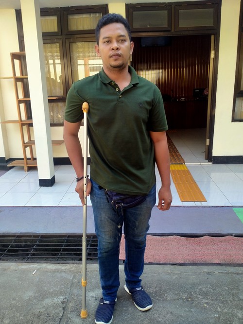 Briptu Ari Laswardi Pratama, anggota Satuan Brimob Kompi 2 Batalyon C Pelopor Polda NTB Dompu yang harus mengalami cacat permanen