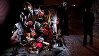 Instalasi seni juga tidak hanya terbuat dari barang-barang bekas saja, ada yang terdiri dari buah-buahan dan sayuran yang telah dibuang. Dilengkapi dengan bunga sisa. Foto: Manuel Vazquez/Site